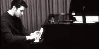 Estudi Musica, Taller de mejora cognitiva tocando el piano